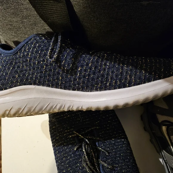 Runners - Picture 2 of 4